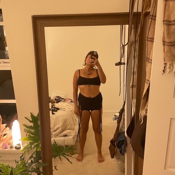 L space swim top - Picture 1 of 4